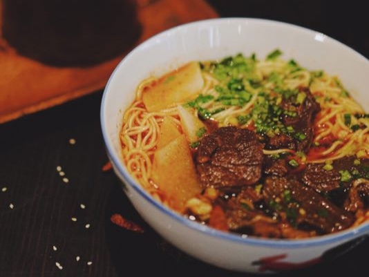 喀什红烧牛肉面