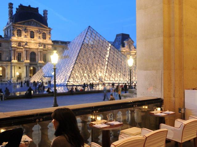 Le Cafe Marly