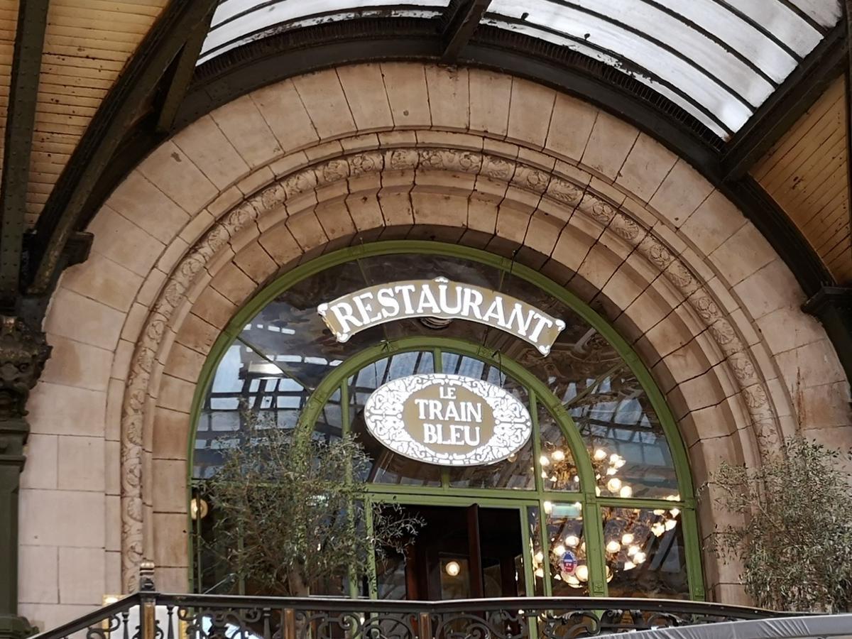 蓝火车 Le Train Bleu